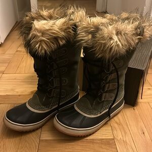 Sorel Women’s Joan of Arctic Boot, Size 8